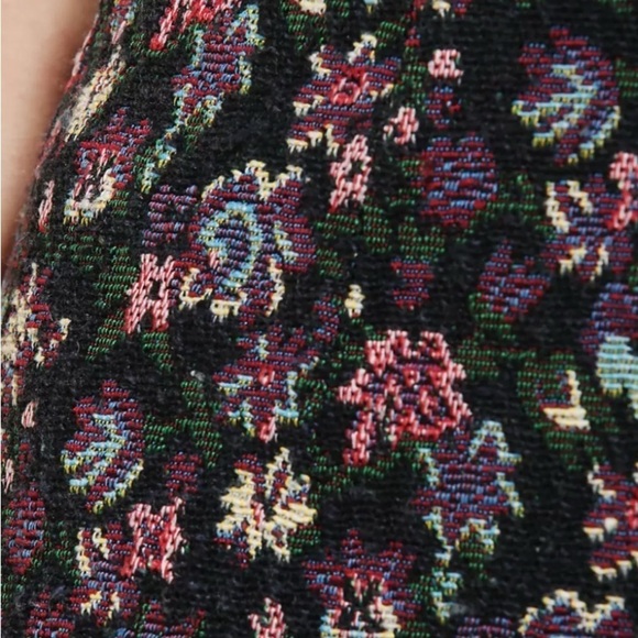 Urban Outfitters Kimchi Blue Floral Tapestry Pin Up High Waist Shorts Size 0 - Picture 6 of 12